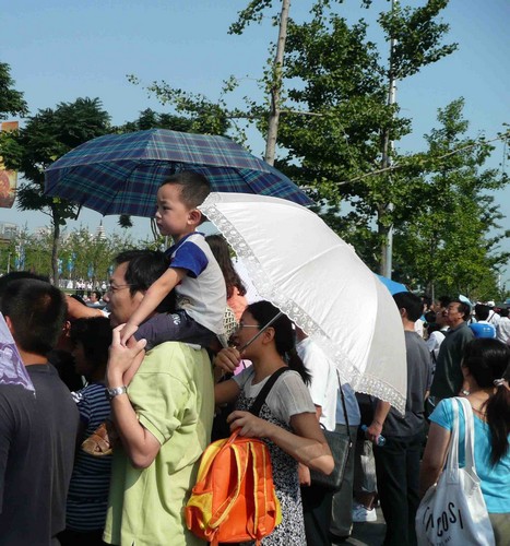 spectators at the marathon event, Beijing 2008